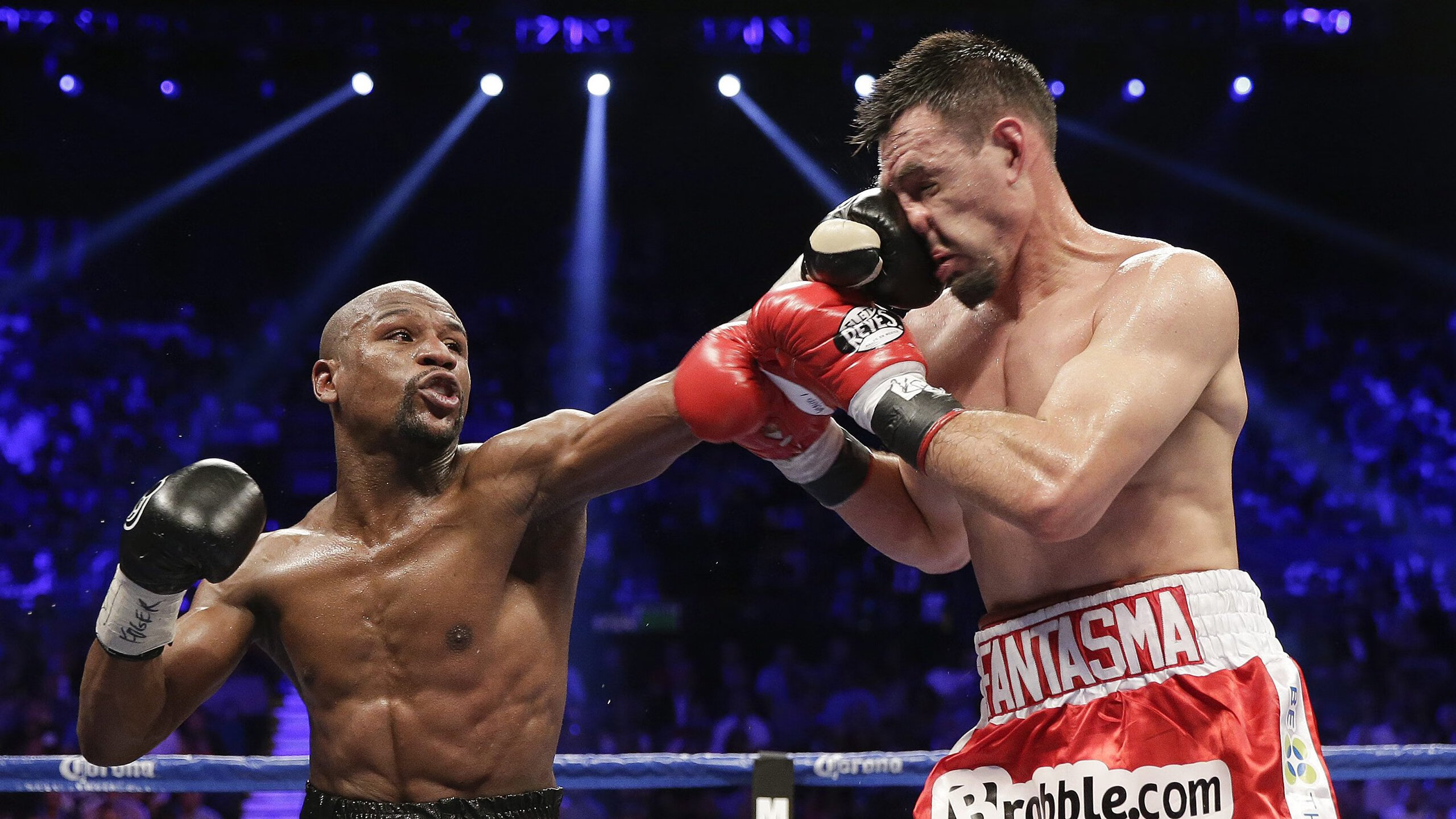 马里特·斯滕伯根展现强大爆发力，马尔滕·斯特克伦博格